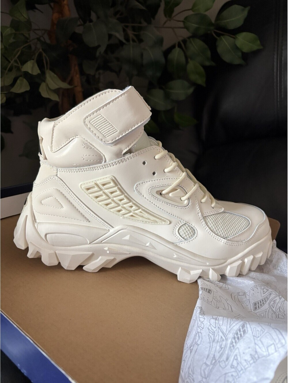 FILA YAK TRAINER Men's Boots/ Sneakers Gardenia & Black Sz 10 NIB Sports Hiking